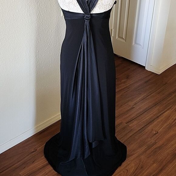 Laundry by Shelli Segal Formal Gown - Picture 4 of 7